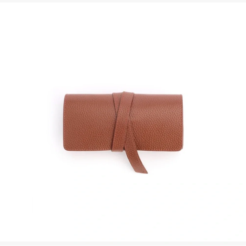 ROYCE New York Black and Brown Leather Cable Organizer
